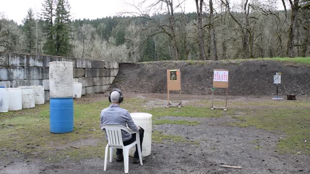 Inconspicuous draw from seated