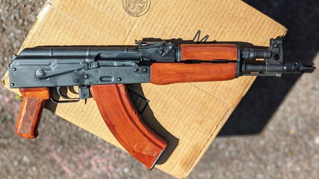Romanian M+M Imported Draco: Refinished Bakelite Matched Laminate Handguards + AMD 65 Cleaning Rod