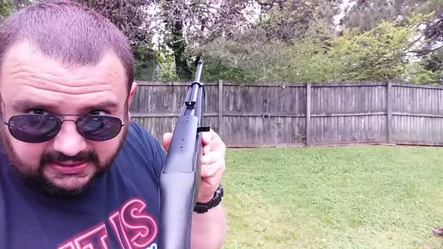 Umarex Ruger 10/22 Air Rifle C02 Powered Pellet Revolver Unboxing And First Look.